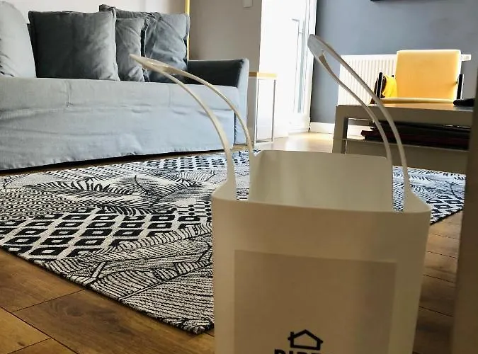 Piper Zajezdnia White Apartment